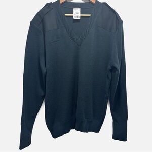 Logistik Men’s Dark Green V-Neck Sweater Size L